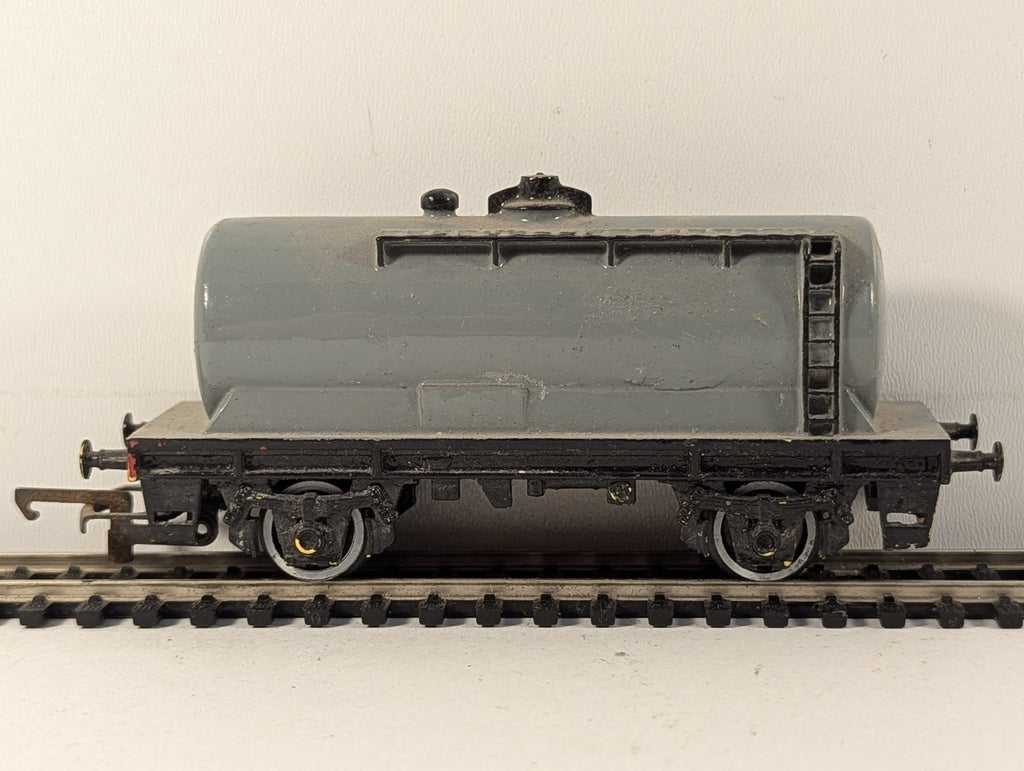 Hornby Dublo OO Gauge 4-Wheel Tank Wagon Grey (Repainted)