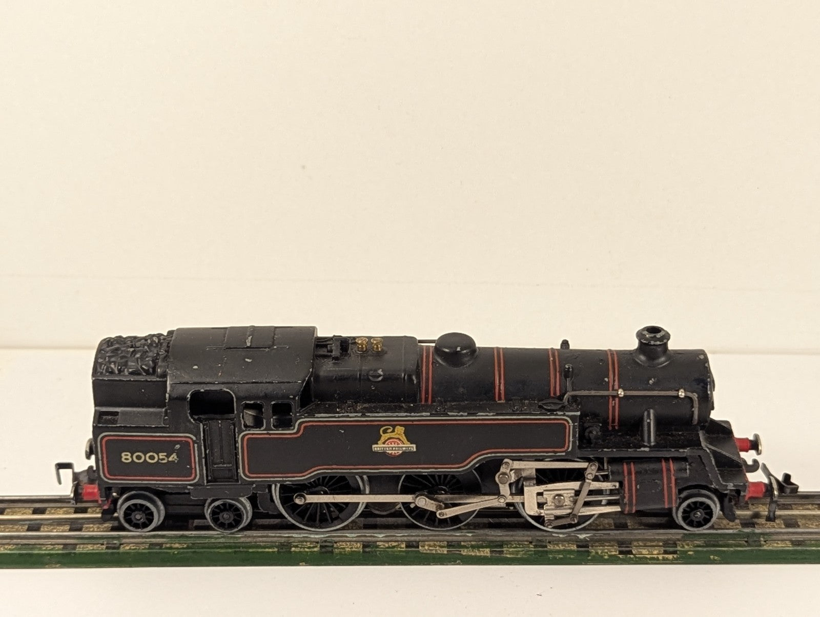 Hornby Dublo 3-Rail EDL18 BR Standard Class 4MT 2-6-4T 80054