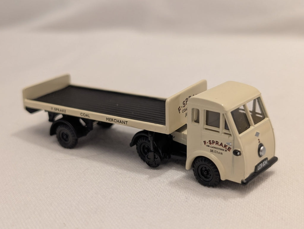 Classix 1:76 Scale Scammell Mechanical Horse Flatbed Trailer