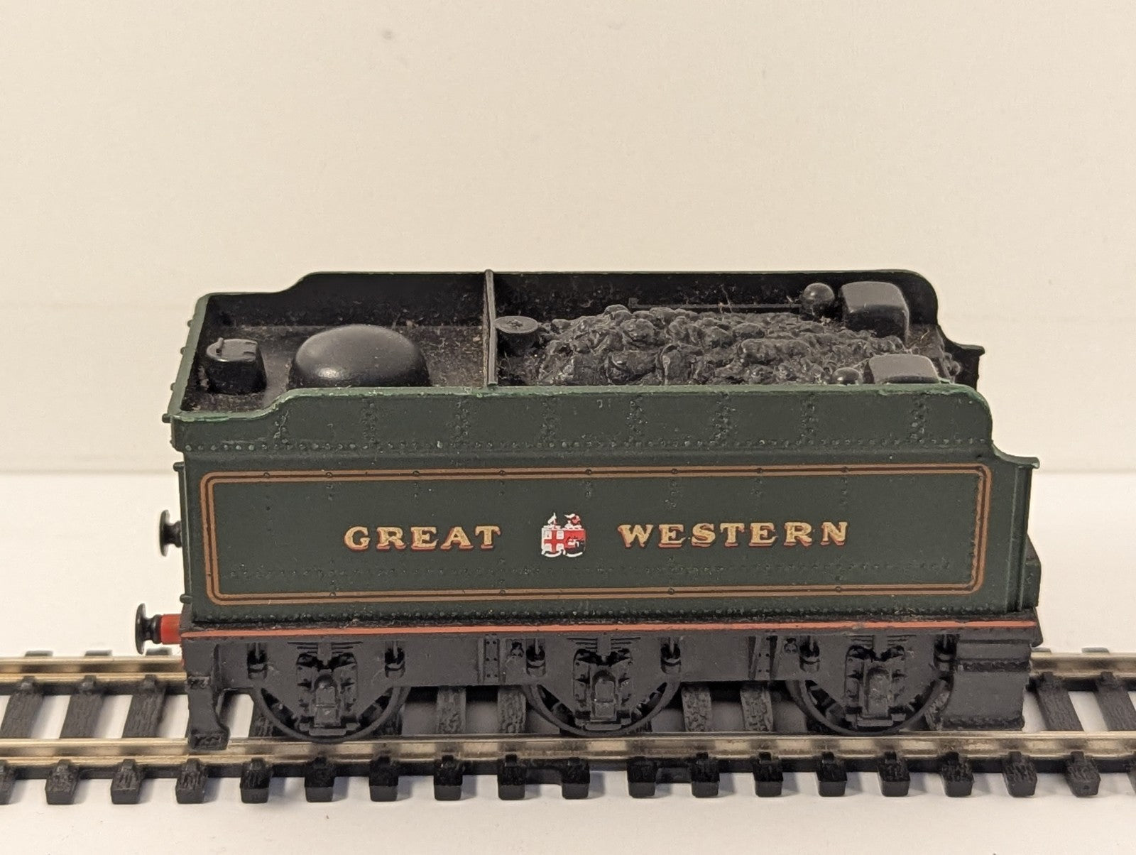 Hornby Halls Class GWR 3000 Gallon Tender Great Western Livery