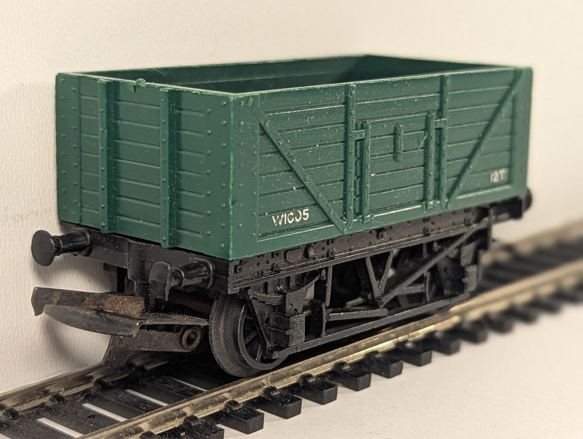 Tri-ang OO Gauge 5-Plank Open Wagon Goods Wagon W1005 Green