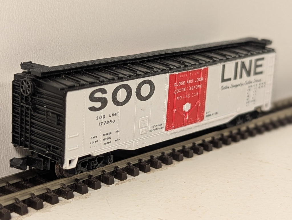 Minitrix 3246 N Gauge Soo Line 50ft Plug Door Boxcar - Boxed