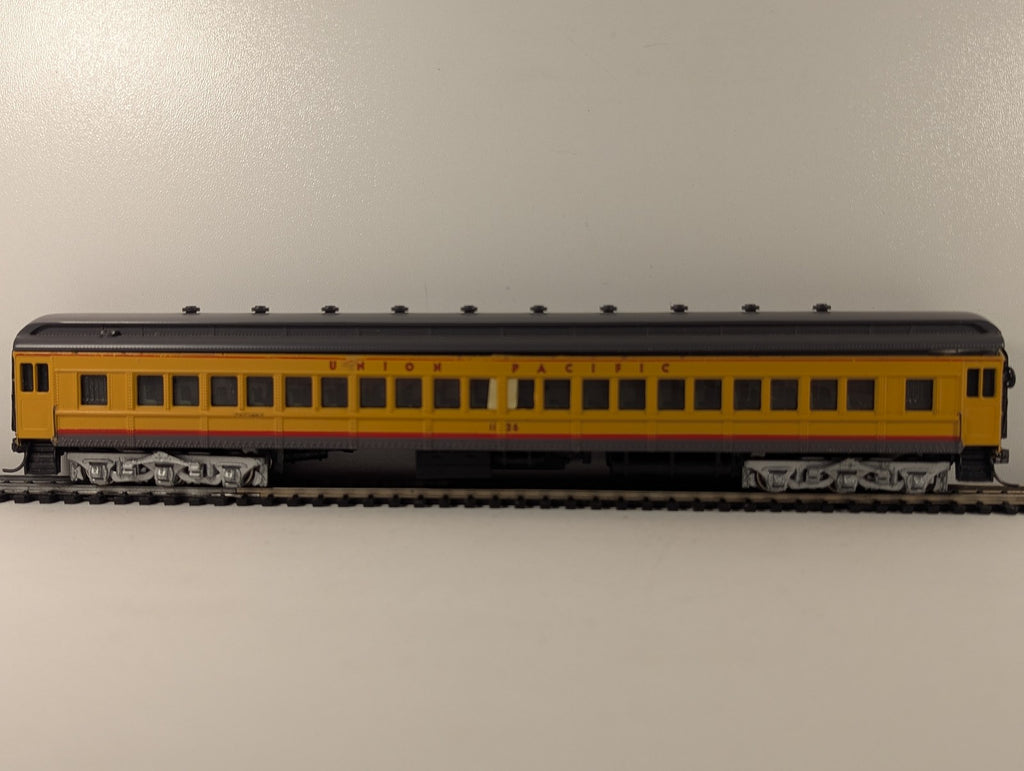 Bachmann HO Gauge Heavyweight Coach Passenger Coach 1128