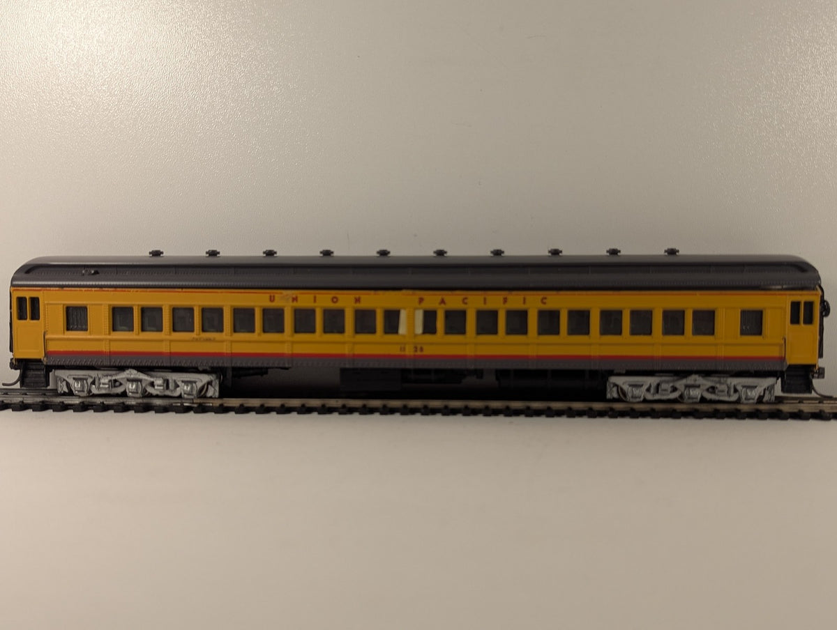 Bachmann HO Gauge Heavyweight Coach Passenger Coach 1128