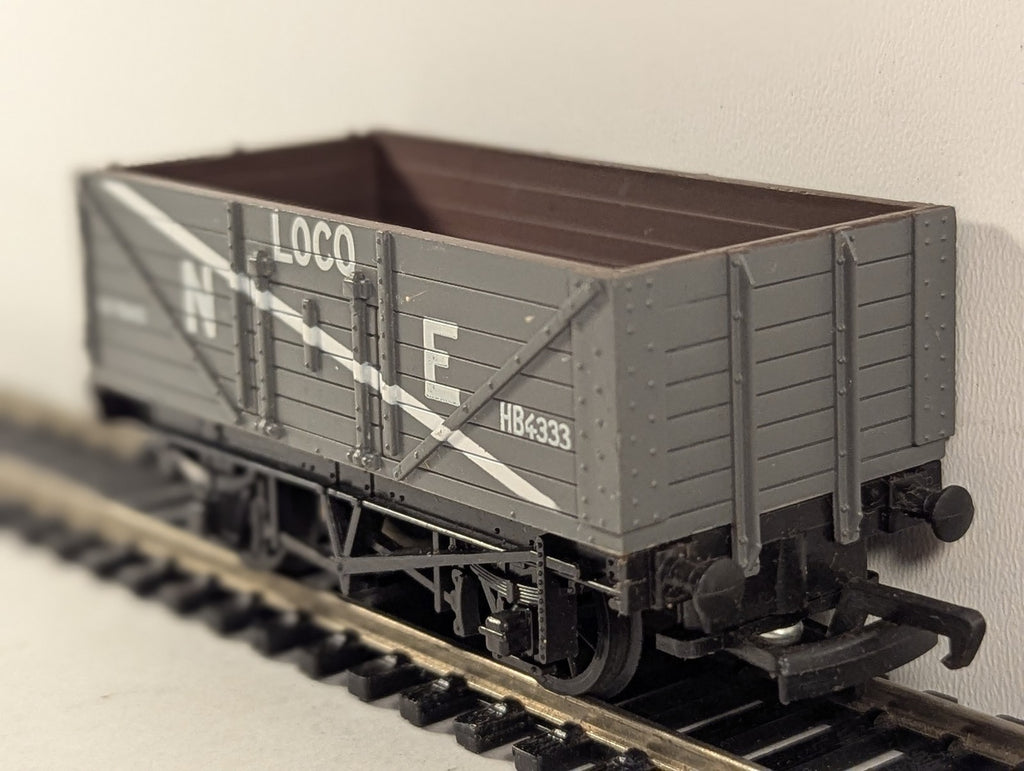 Mainline OO Gauge 12 Ton Loco Coal Wagon Goods Wagon HB4333 LNER Grey 37-133