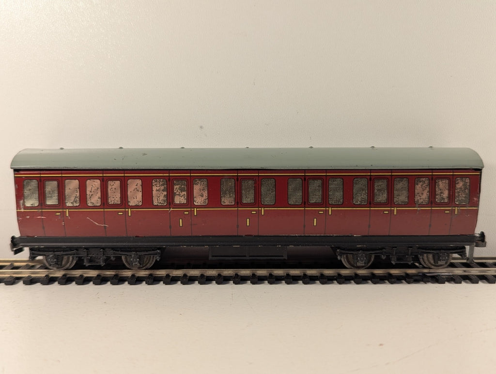 Hornby Dublo First Class Tinplate Suburban Coach OO Gauge