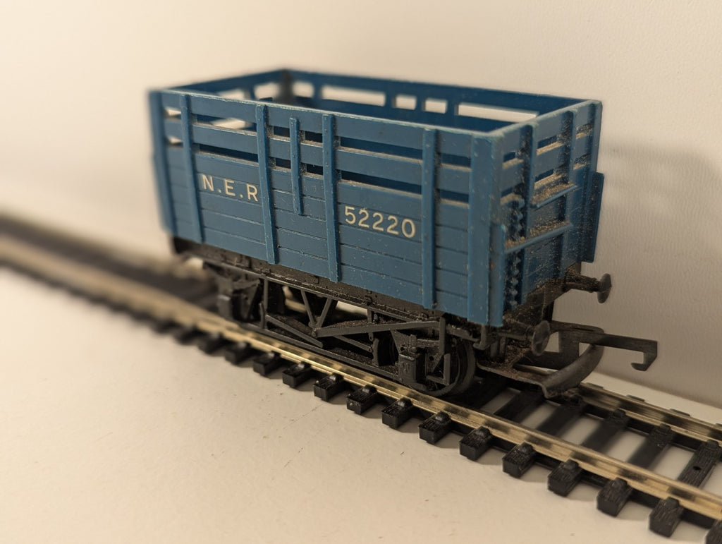 Tri-ang Hornby R781 OO Gauge NER Coke Wagon No.52220 – Blue