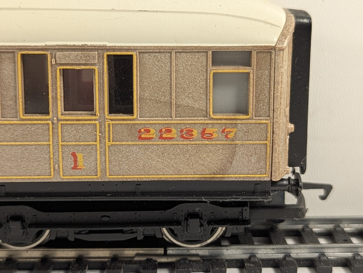 Hornby OO Gauge LNER Gresley Composite Coach Passenger Coach 22367 LNER Teak
