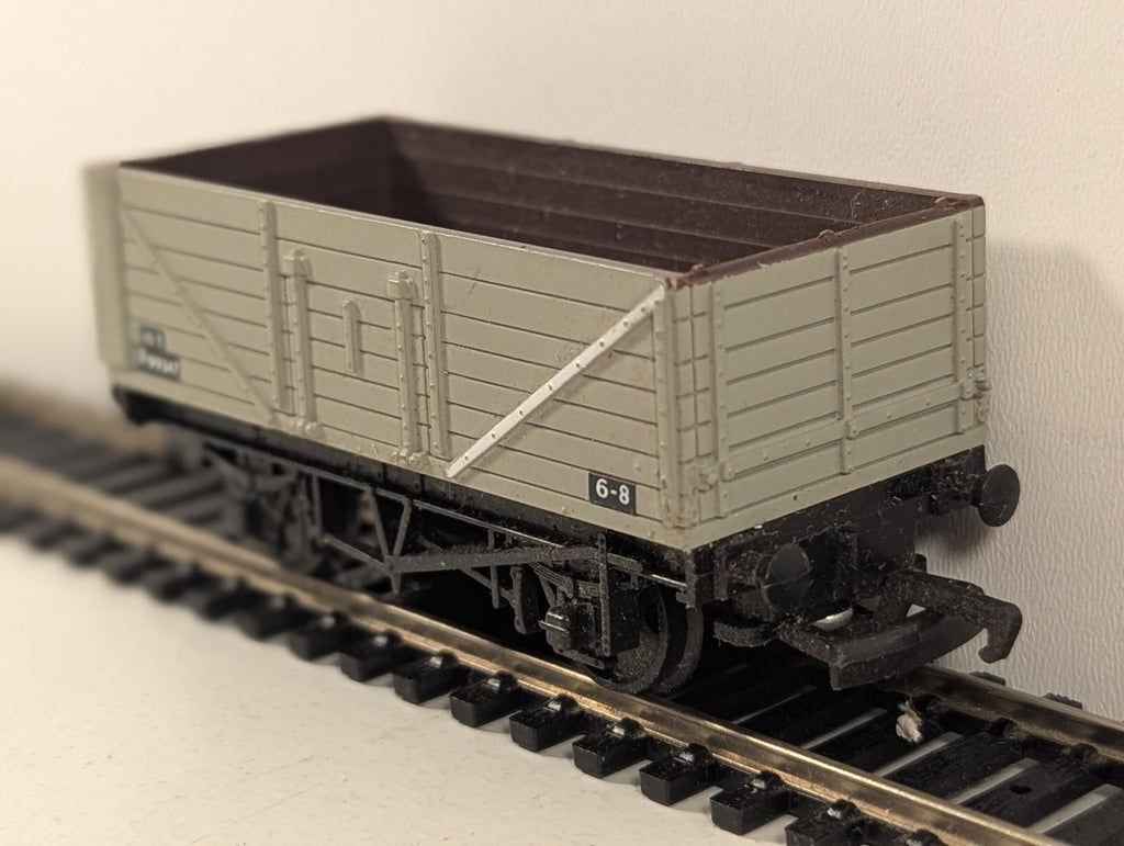 Mainline OO Gauge BR Grey 7-Plank Open Wagon P99347