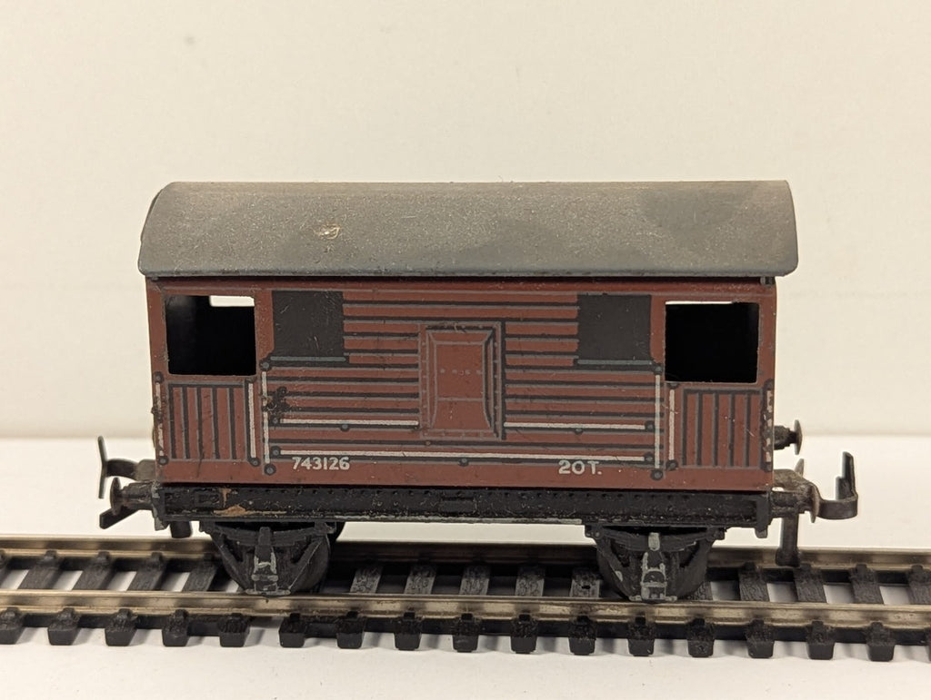 Trix Twin Railway 20 Ton Goods Brake Van OO Gauge - Damaged Roof
