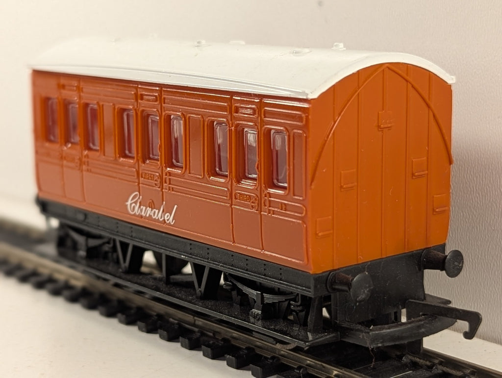 Hornby Thomas & Friends Clarabel Coach
