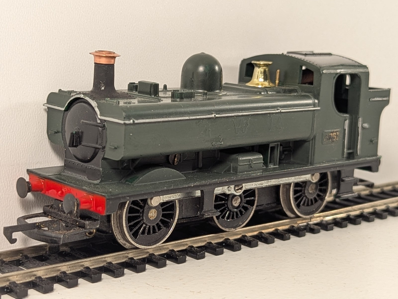 Tri-ang Hornby R300A GWR Class 57xx Pannier Tank Locomotive