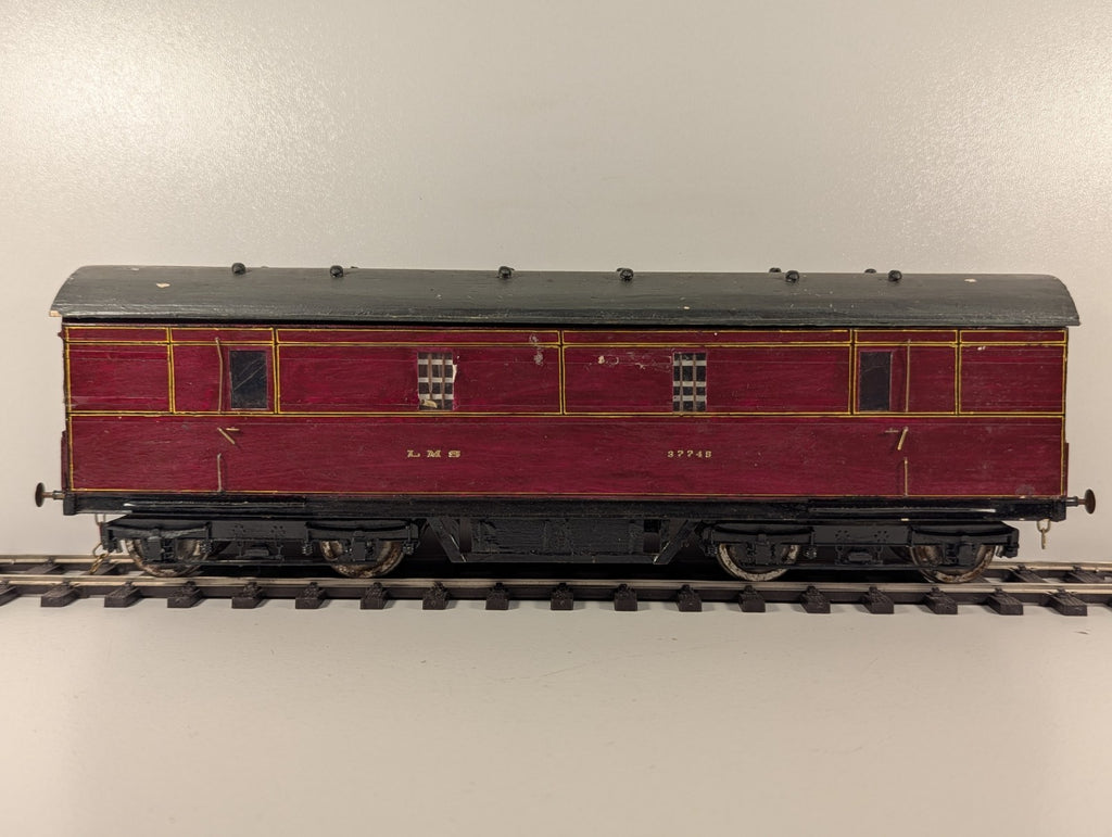 Kitbuilt O Gauge LMS Full Parcels Brake Van Maroon