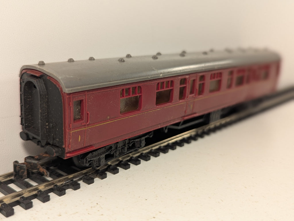 Jouef HO Gauge BR First Class Corridor Coach Passenger Coach 15100 BR Maroon