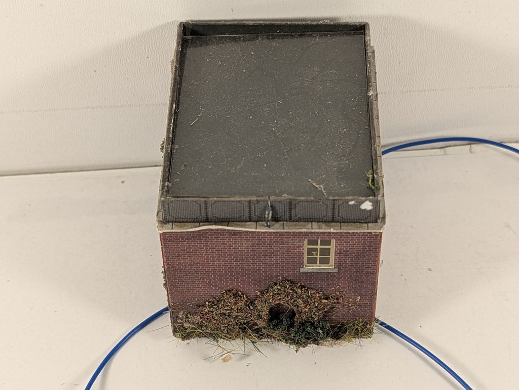Metcalfe N Gauge Fire Station Building Red Brick with lights