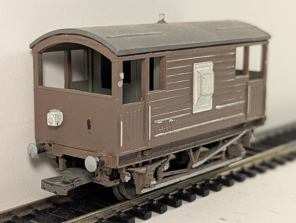 British Trix OO Gauge LMS 20 Ton Brake Van M731528 BR Bauxite 5613