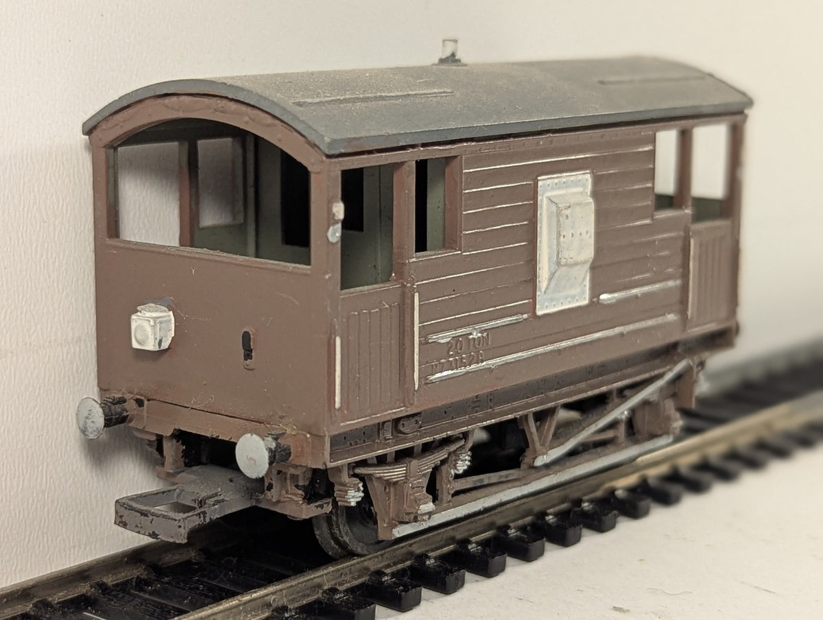 British Trix OO Gauge LMS 20 Ton Brake Van M731528 BR Bauxite 5613