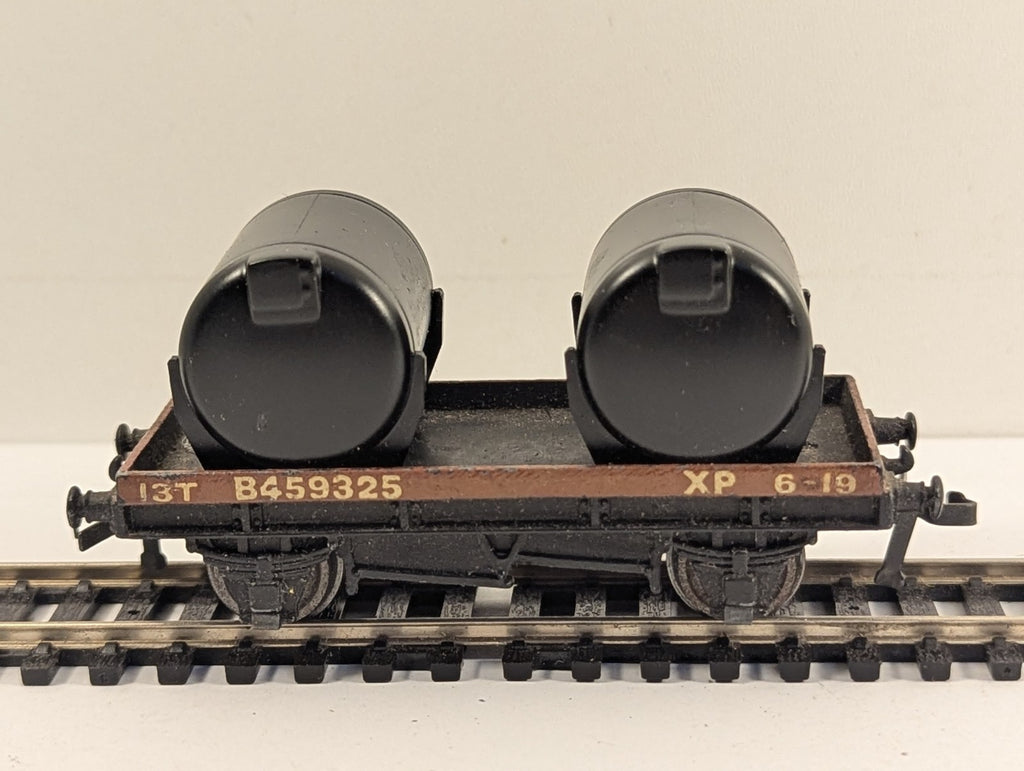Tri-ang OO Gauge R125 BR Bauxite 1-Plank Wagon with Two Tanks B4593