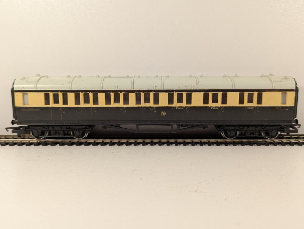 Hornby OO Gauge GWR Composite Coach