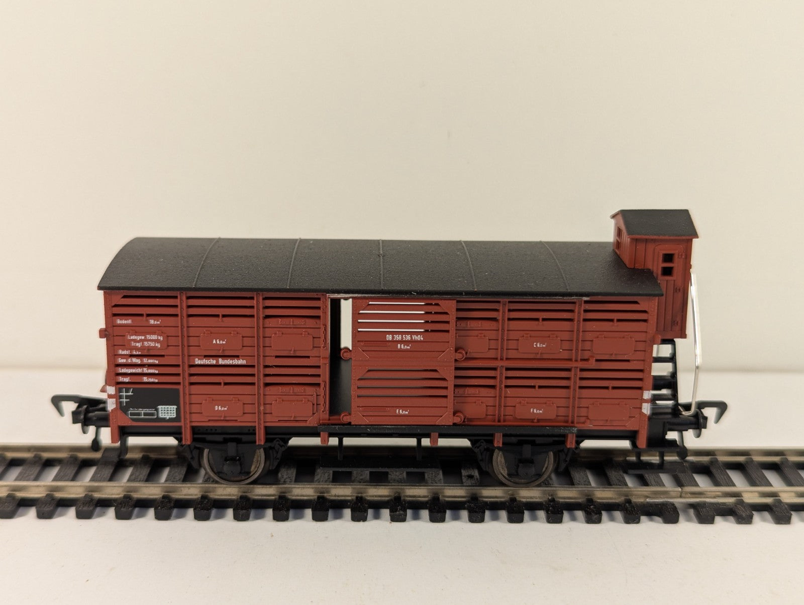 Fleischmann 5356 HO Gauge Red Cattle Wagon with Brakeman's Cab Boxed
