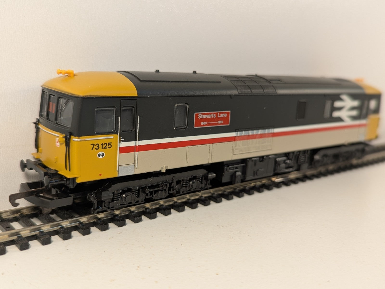 Lima 205191 OO Gauge Class 73 73125 “Stewarts Lane”