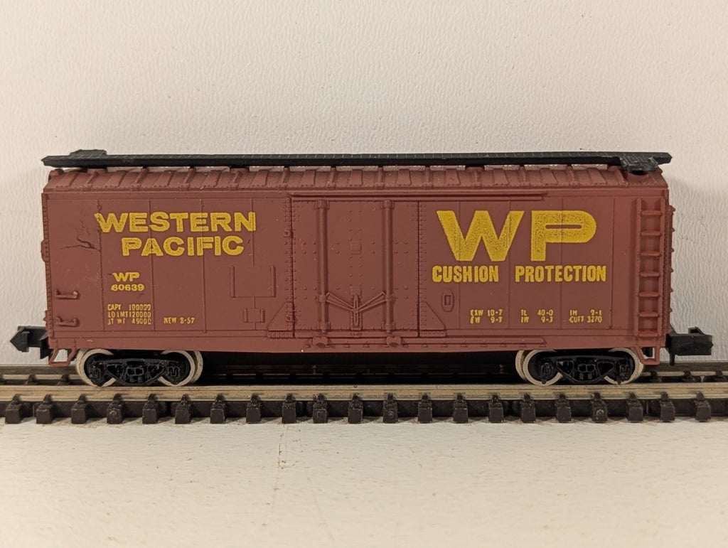 Bachmann 5006 N Gauge Western Pacific Reefer Box Car - Boxed