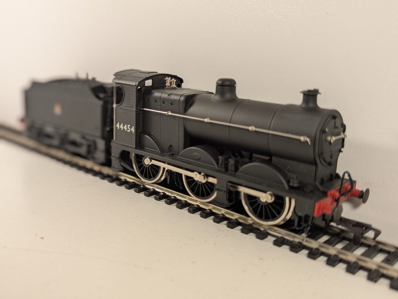 Airfix Railway System 54123-9 4F Fowler 0-6-0 Tender Engine BR Unlined Black
