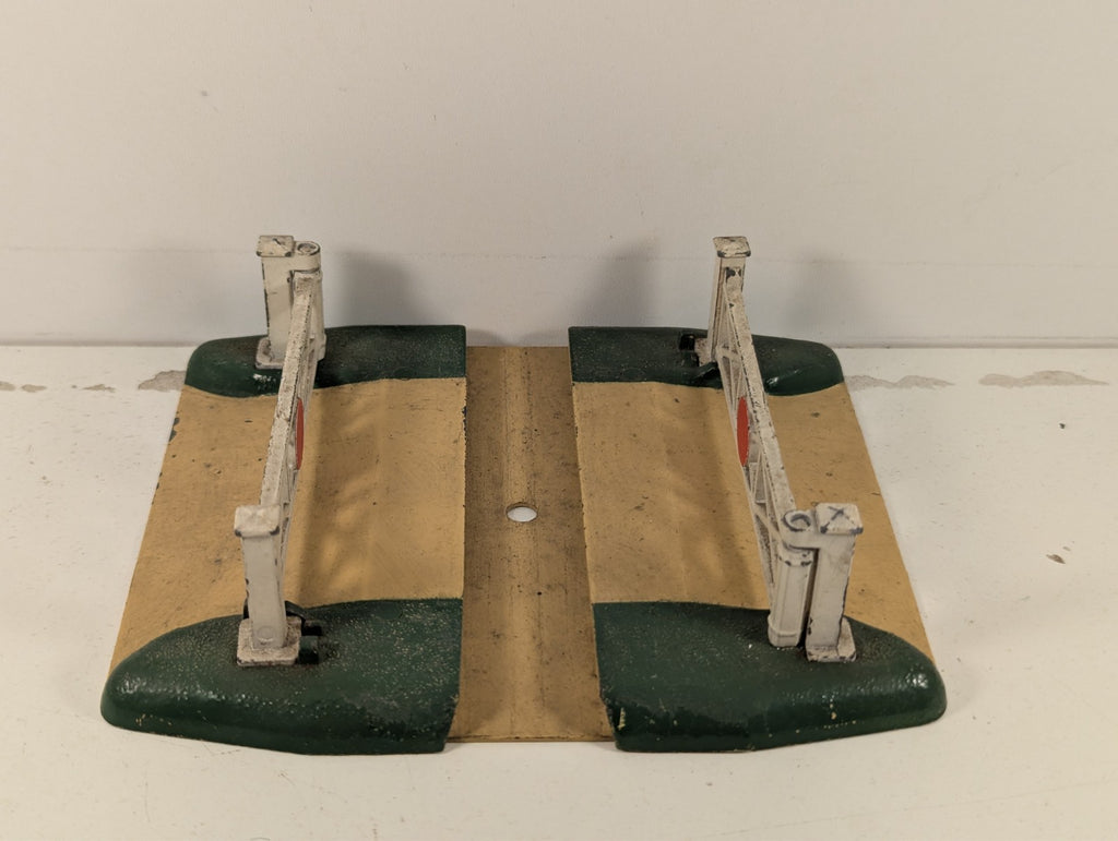 Hornby Dublo OO Gauge Level Crossing