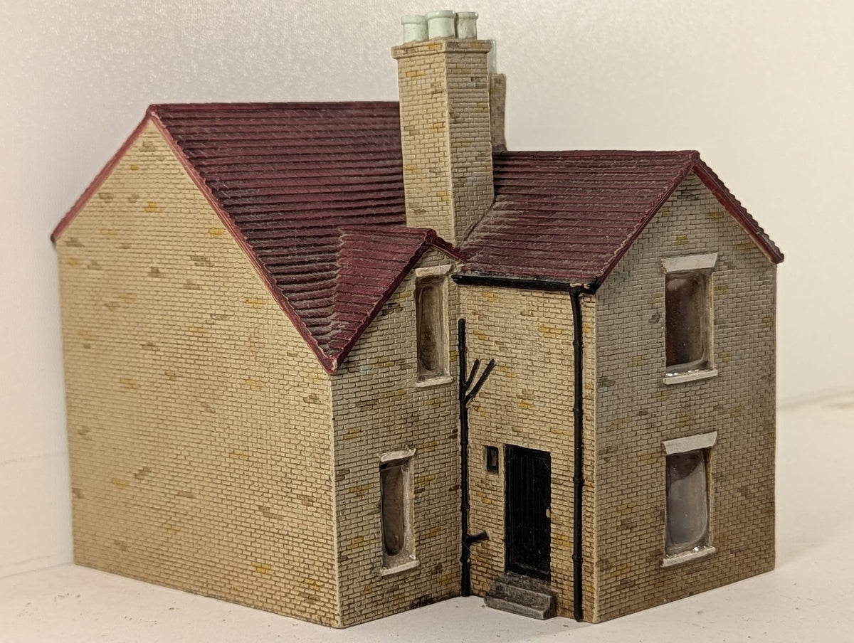 Hornby OO Gauge Mr Chips' Fish & Chip Shop Model Building R8616