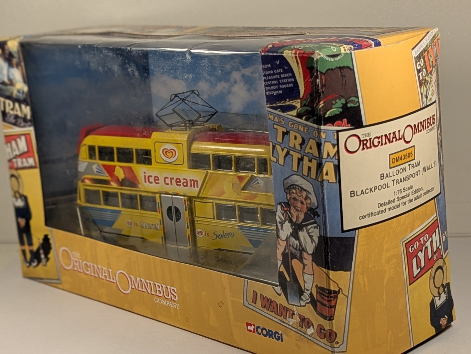 Corgi 1:76 Scale Balloon Tram 719 Blackpool Transport (Wall's) OM43