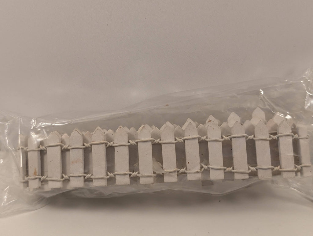 OO Gauge White Picket Fence – Scenic Accessory