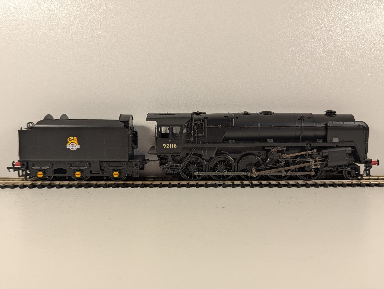 Bachmann 32-852 BR Standard 9F 2-10-0 Single Chimney Early Crest