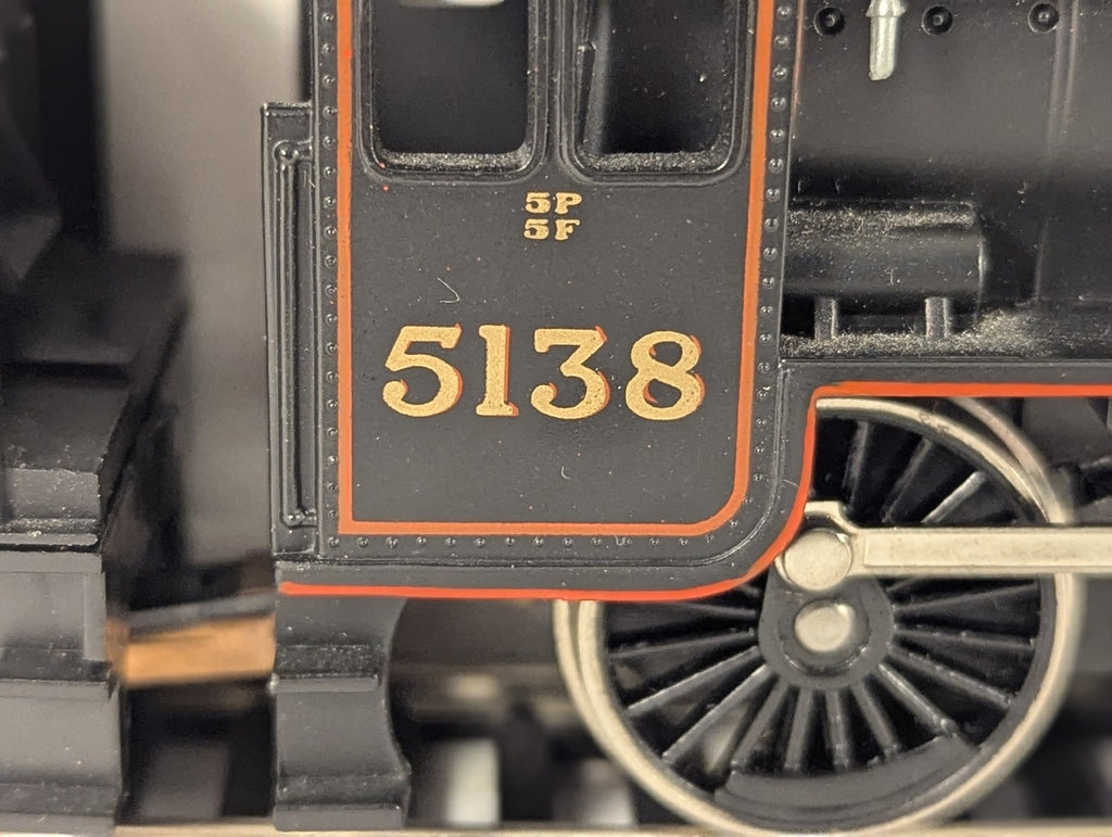 Hornby OO Gauge Class 5MT 'Black Five' Steam Locomotive 5138 LMS Lined Black