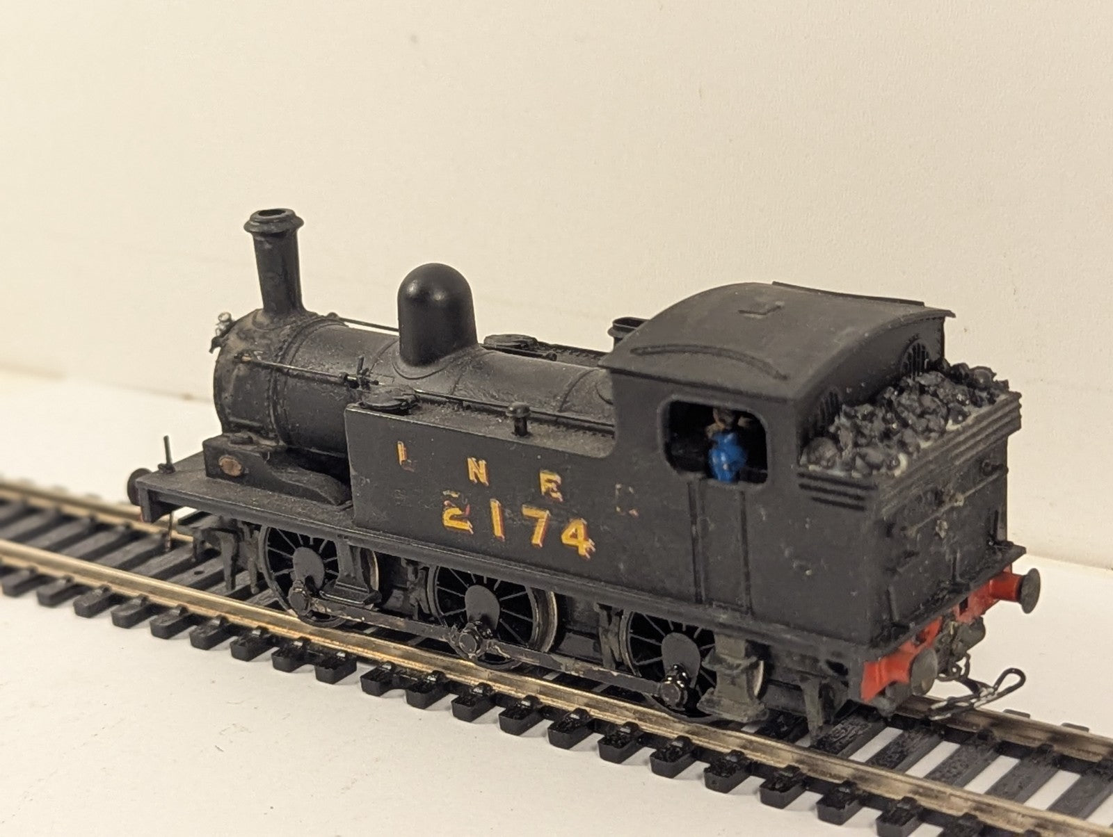 Bachmann Branchline LNER Class J72 0-6-0T Steam Locomotive OO Gauge - Renumbered