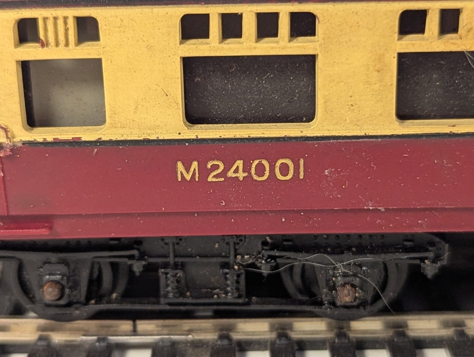 Tri-ang OO Gauge BR Mainline Composite Coach Passenger Coach M24001