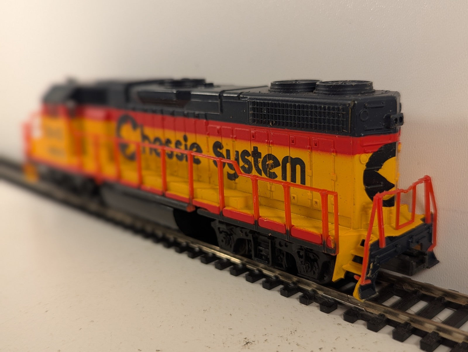 Life-Like HO Gauge GP38-2 Diesel Locomotive 4810 Chessie System (B&O)