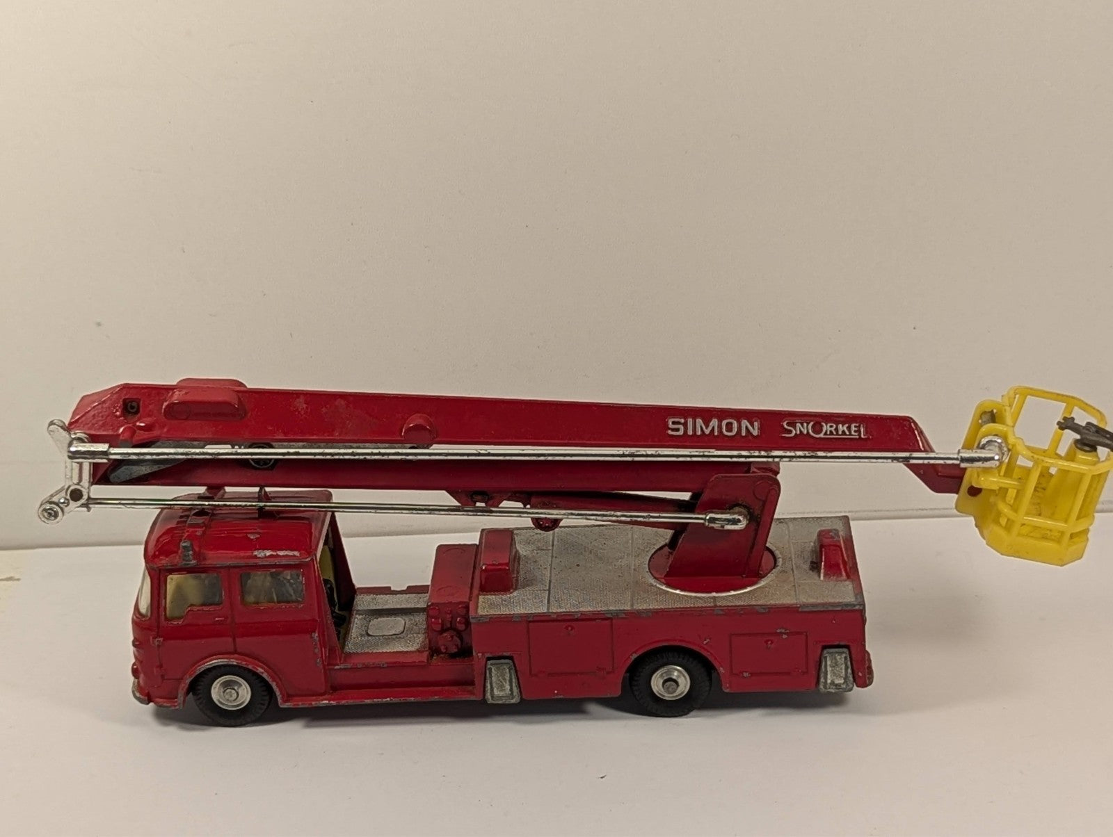 Corgi Major Toys 1127 Simon Snorkel Fire Engine 1:43 Scale - Chipped Paint