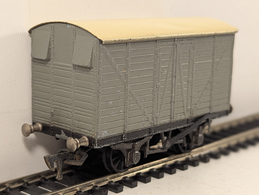 Graham Farish OO Gauge Ventilated Box Van Goods Wagon Grey with Cream Roof