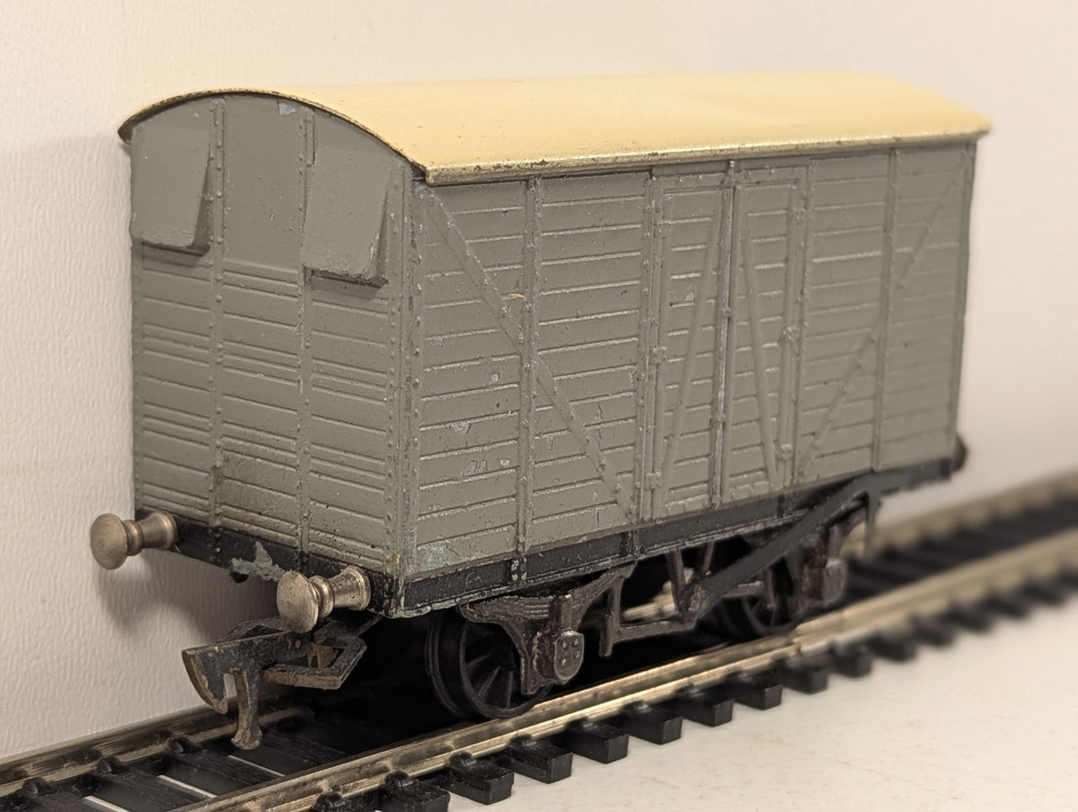 Graham Farish OO Gauge Ventilated Box Van Goods Wagon Grey with Cream Roof