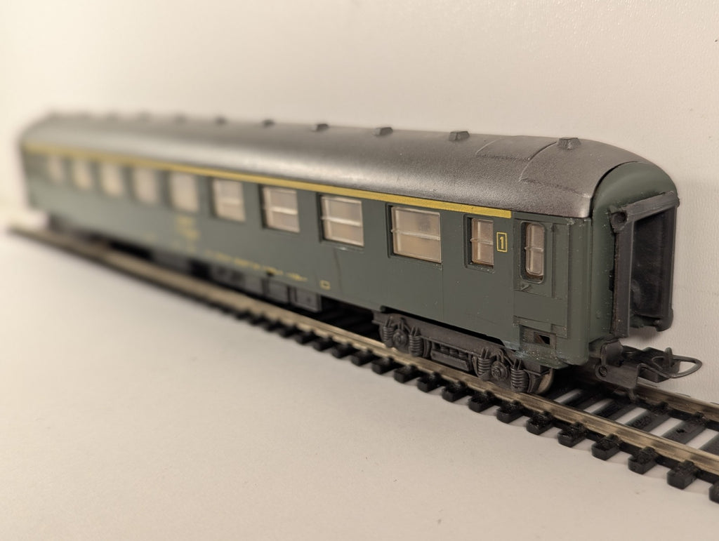 Lima HO Gauge SNCF 1st Class Coach Passenger Coach 51 87 10-181 677 SNCF Green