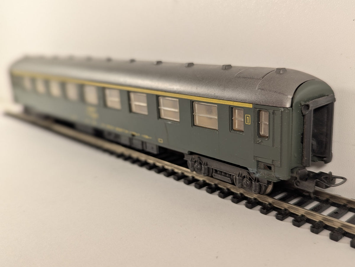 Lima HO Gauge SNCF 1st Class Coach Passenger Coach 51 87 10-181 677 SNCF Green