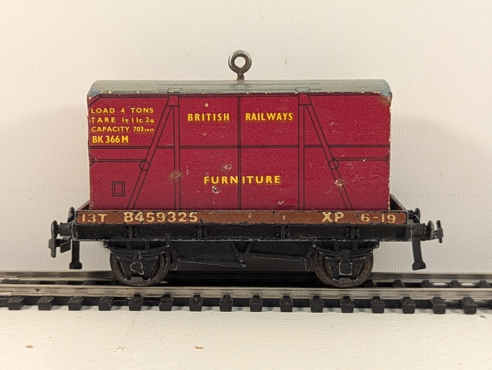 Hornby Dublo 32087 OOGauge Low-Sided Wagon D.1with BR FurnitureContainer - boxed