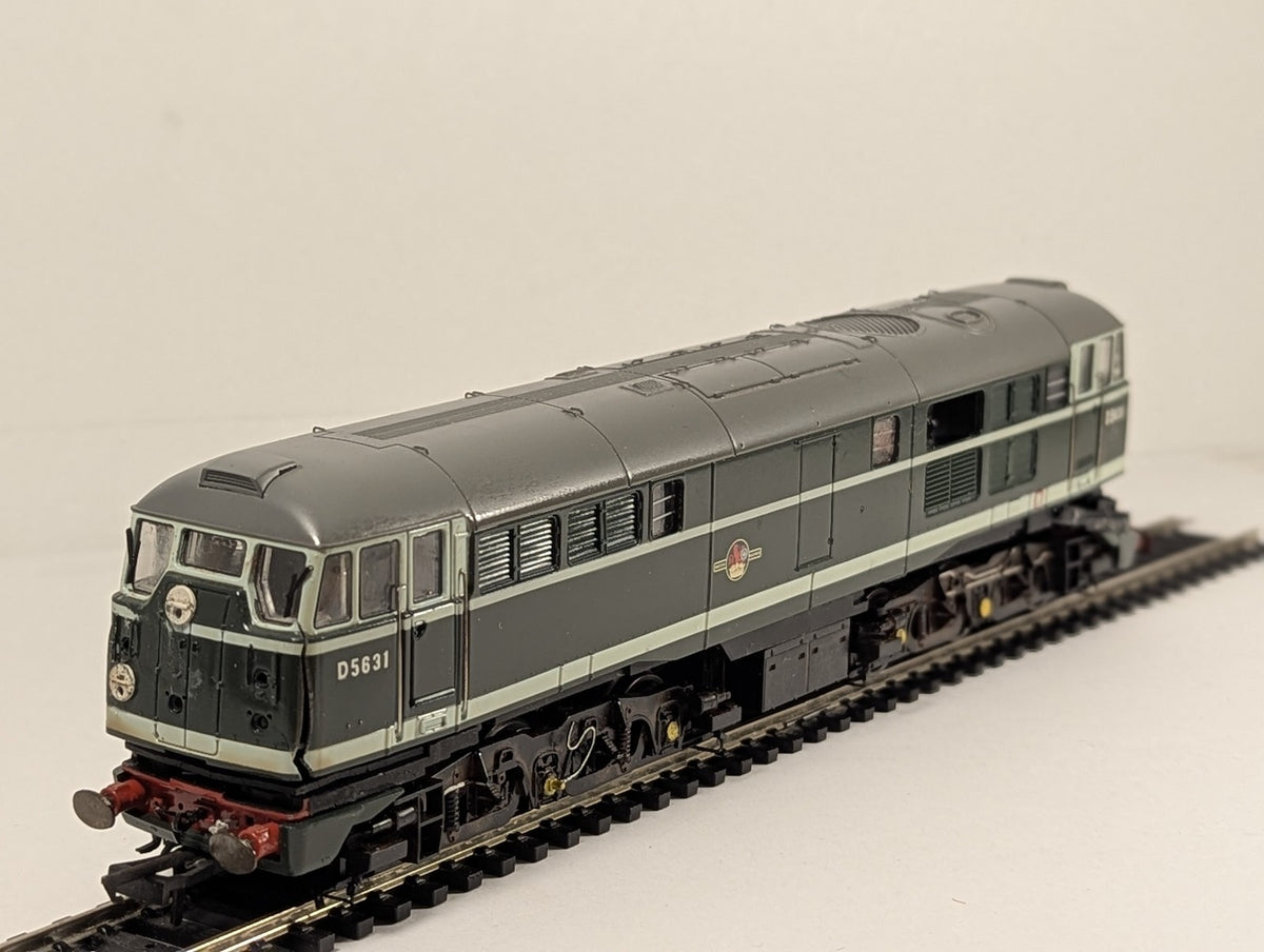 Hornby OO Gauge BR Class 31 Diesel Locomotive D5631 BR Green R2420