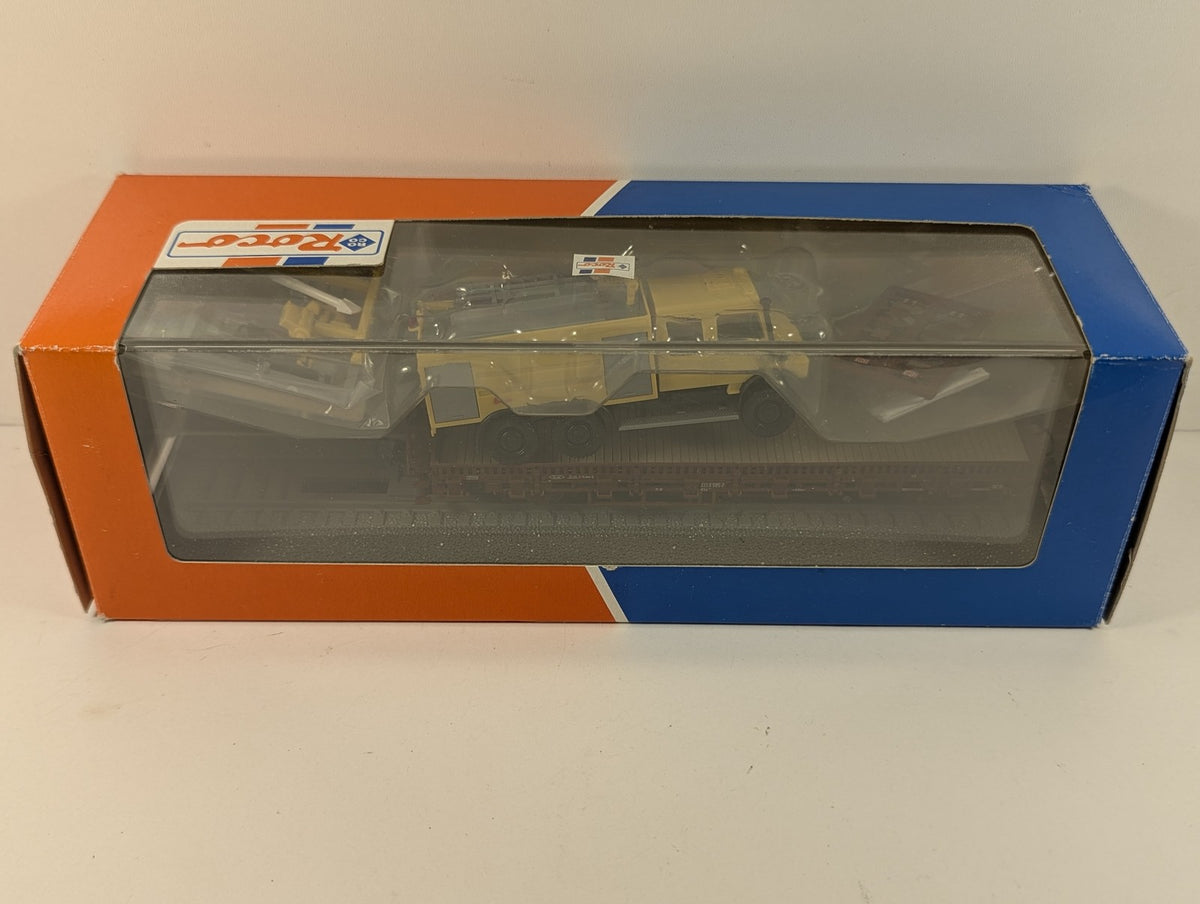 Roco HO Scale DB AG Kbs Stake Wagon with Unimog Ziegler Fire Engine