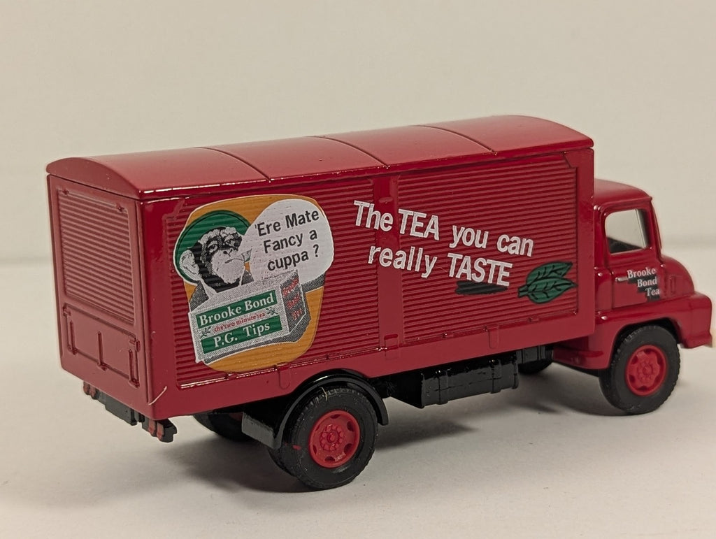 Vanguards 1:64 Ford Thames Trader Van Die-cast Model Van Brooke Bond PG Tips