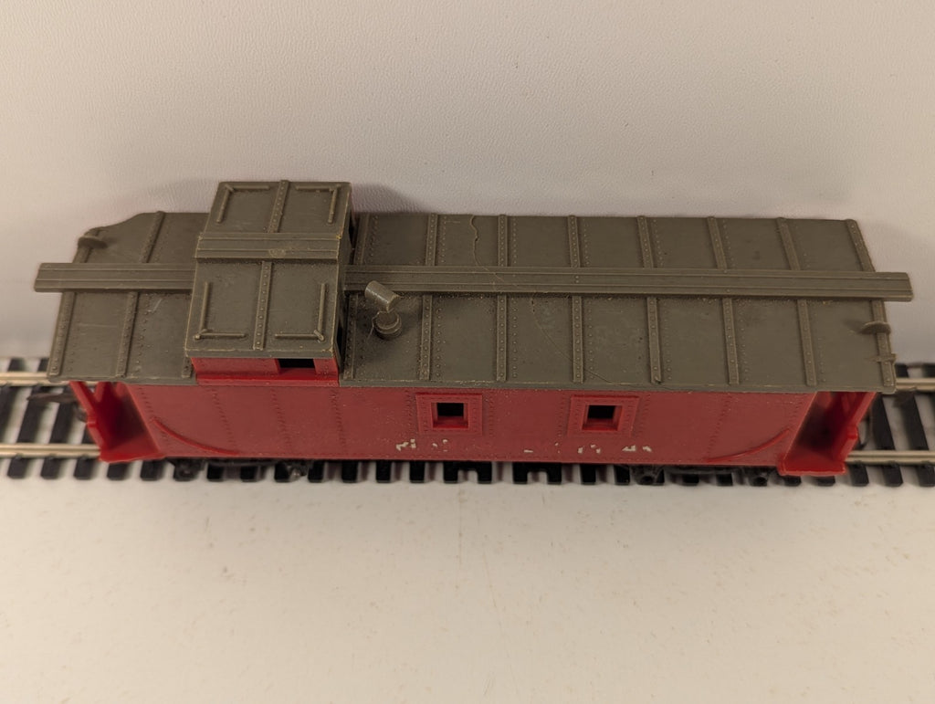 Tri-ang R115 OO Gauge Red Caboose