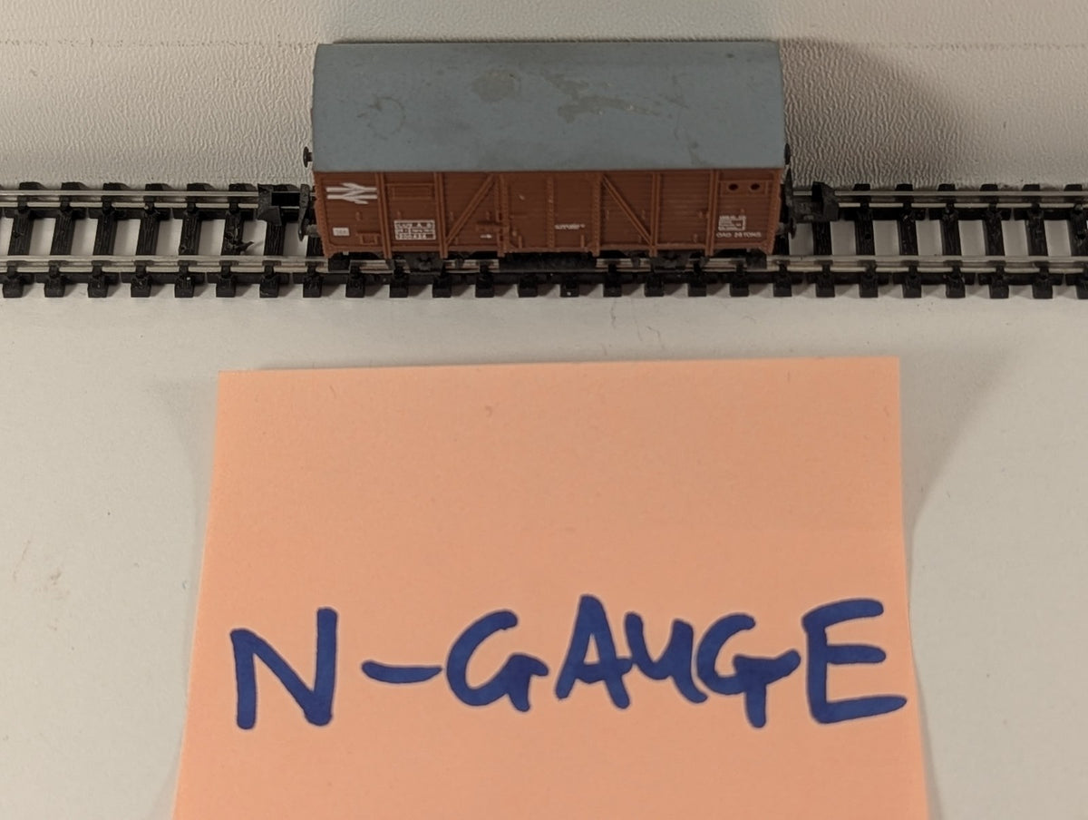 Minitrix N Gauge BR COV A B Goods Van 200424 BR Bauxite