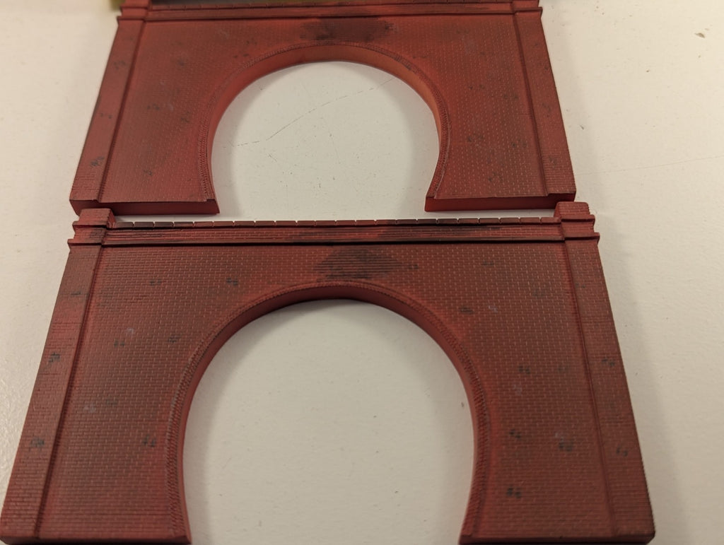 Hornby Skaledale R8510 OO Gauge Single Brick Tunnel Portals Pair