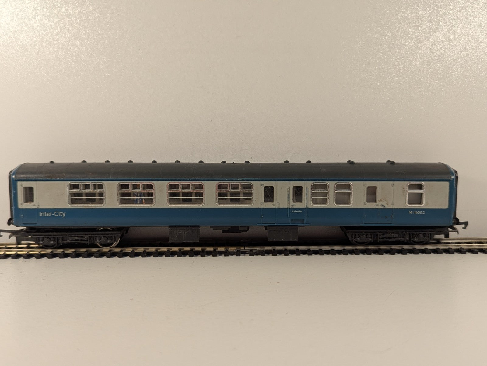 Hornby Railways OO Gauge BR Mk2 Brake Second Coach