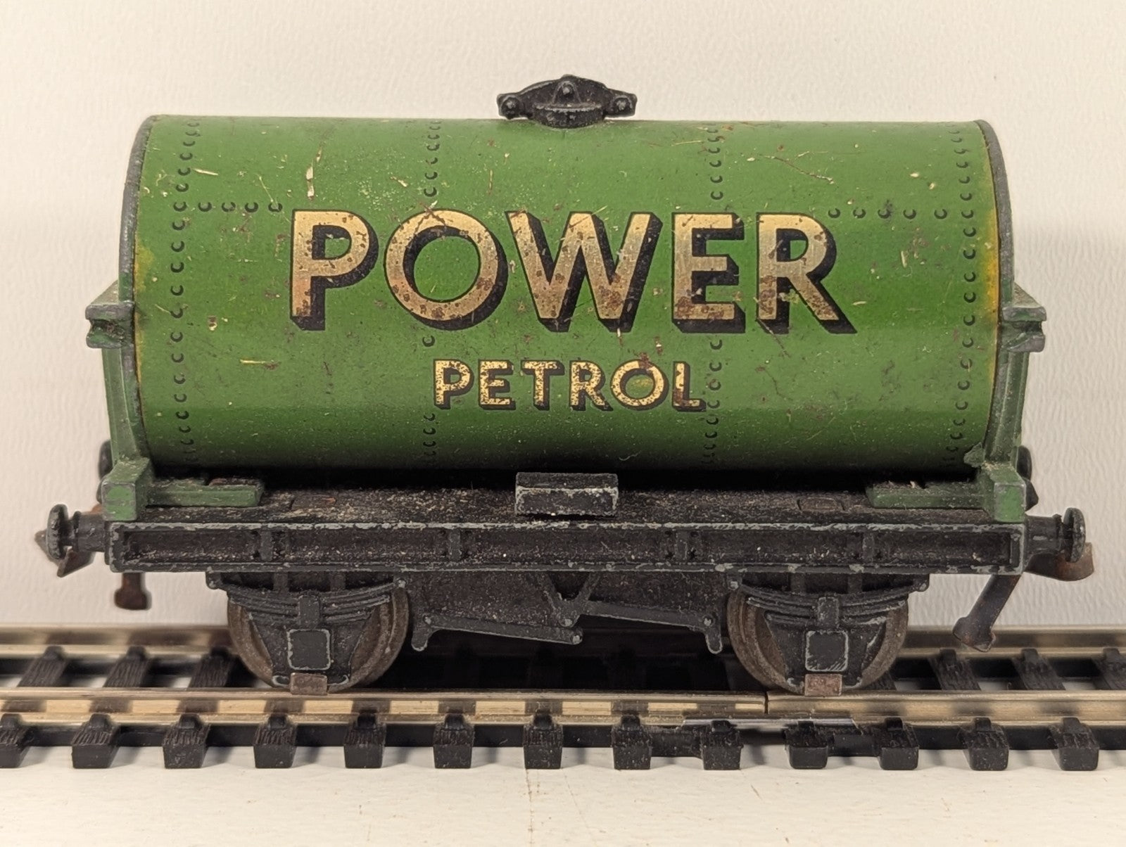 Hornby Dublo 32080 OO Gauge Green Power Petrol Tank Wagon